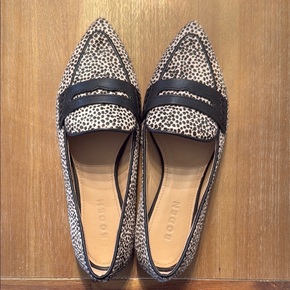 Boden Black and Cream Flats with Elegant Pointed Toe